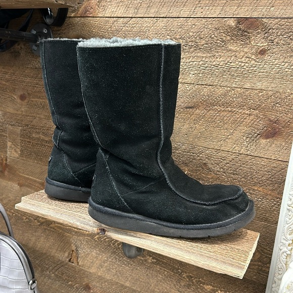 UGG Limited Edition Black Women’s Ugg boots size 8 - Picture 1 of 5